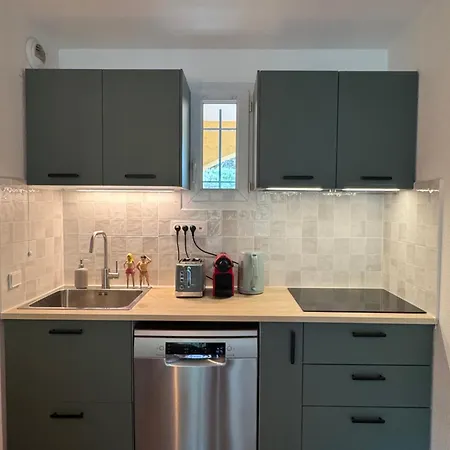 T3 Vue Les Pieds Dans L'eau, Piscine, Clim * Hyères