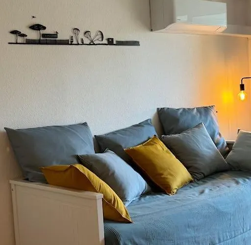 T3 Vue Les Pieds Dans L'eau, Piscine, Clim * Hyères