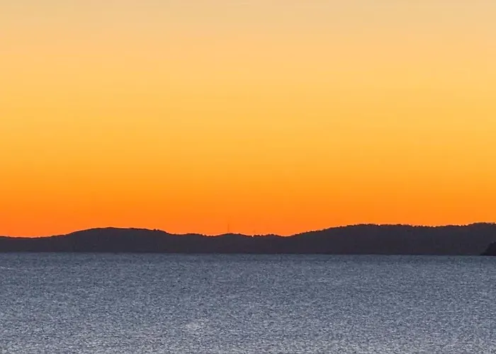 T3 Vue Les Pieds Dans L'eau, Piscine, Clim Apartamento Hyères