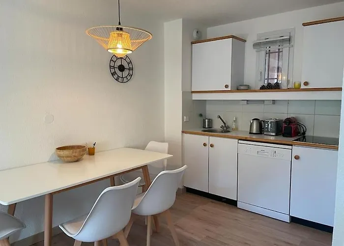 T3 Vue Les Pieds Dans L'eau, Piscine, Clim *