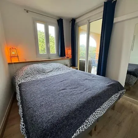 Apartment T3 Vue Les Pieds Dans L'eau, Piscine, Clim *